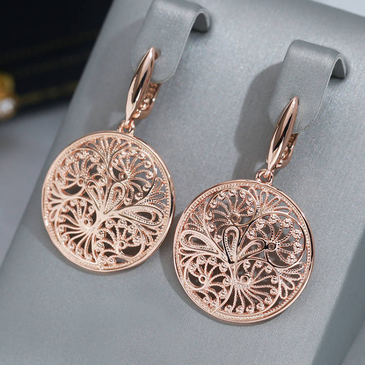 Women Accessories Dubai - 여성을위한 Wbmqda 중공 금속 꽃 롱