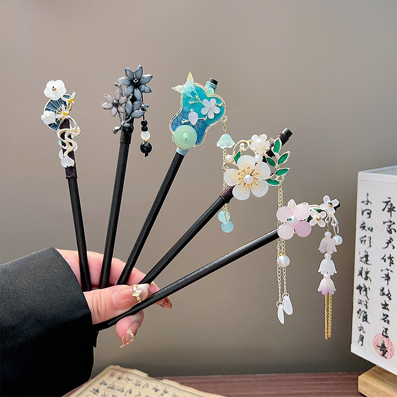 Women'S Accessories List - 클래식 태슬 헤어 스틱 블랙 나무